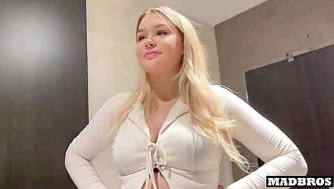 Gina Varney An English Manager Gets Fucked In The Toilets And Elevator