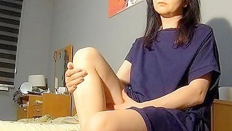 Maya Jerking Guys Dick With Her Feet